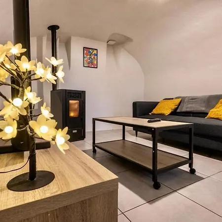 Apartment Maison De Village Renovee Chidrac
